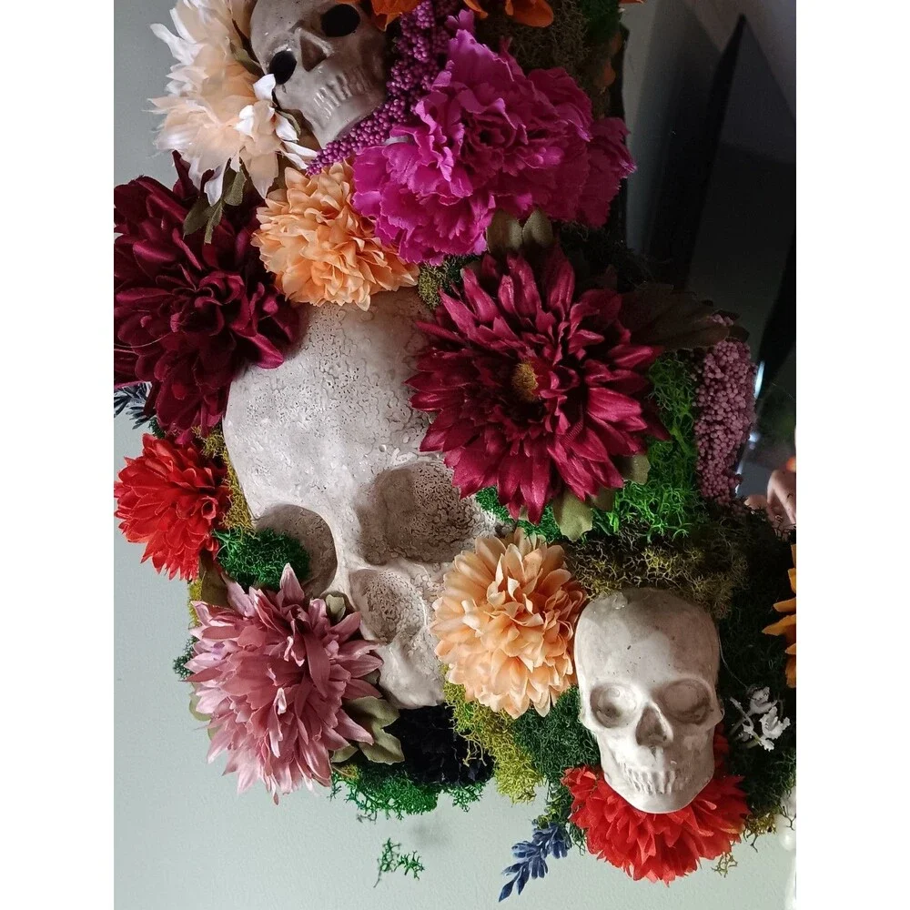 Skull & Flower Decor Mirror Frame Wall Hanging with Multiple Skulls